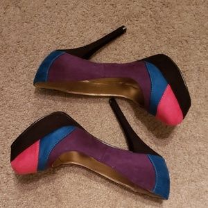 Platform front high heeled shoes